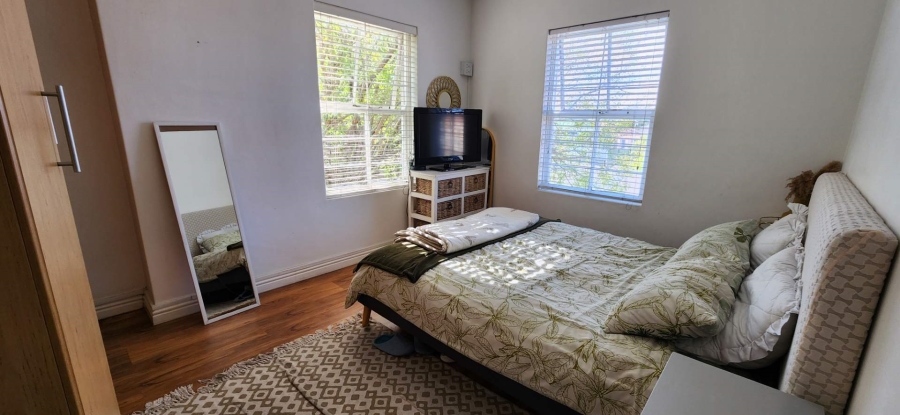 2 Bedroom Property for Sale in Wynberg Western Cape
